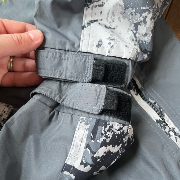 Like new boys LONDON FOG spring jacket black/grey with bright green lining sz 10 - Picture 4 of 4